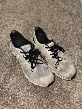 USED OnCloud Sneakers